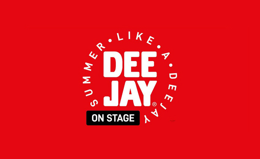 deejay on stage